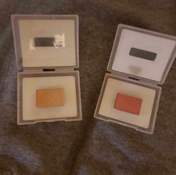 Brand new 2 Mary Kay eyeshadows - Picture 3 of 3